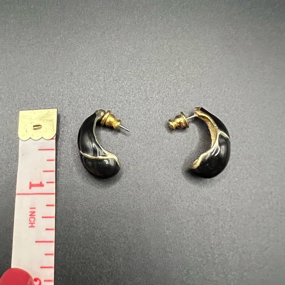 Vintage Black Gold Tone Enamel Earrings - Picture 3 of 3